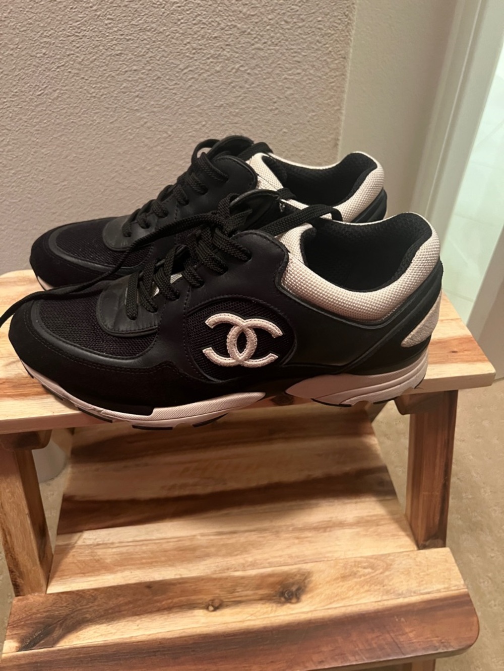 CHANEL Black and White Sneakers Size 42 - Picture 7 of 9